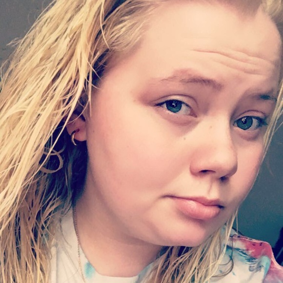 Meet your Posher, Kayla - Picture 1 of 1